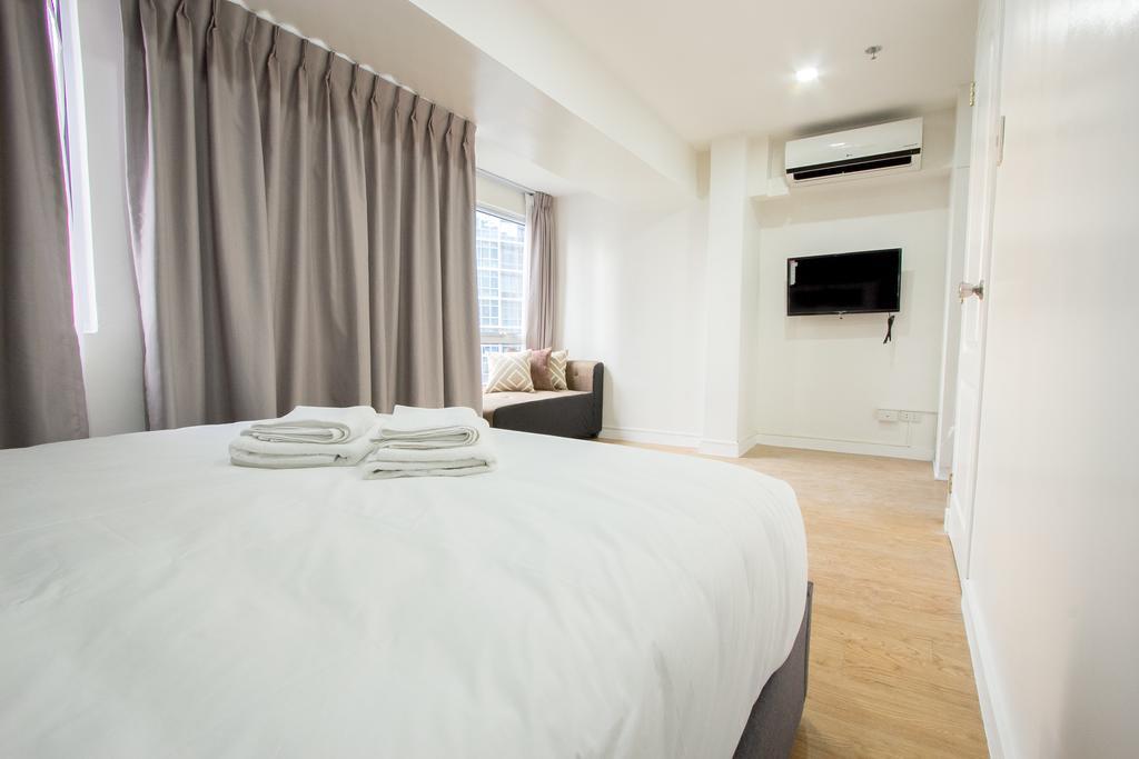 Oasis Regency @ Fort Victoria Bgc Taguig Exterior photo