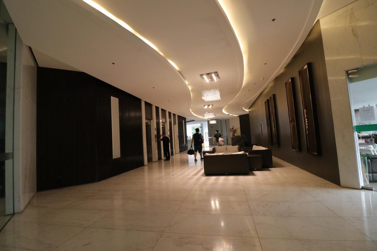 Oasis Regency @ Fort Victoria Bgc Taguig Exterior photo
