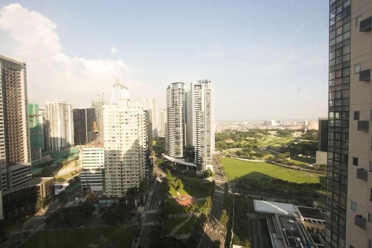 Oasis Regency @ Fort Victoria Bgc Taguig Exterior photo