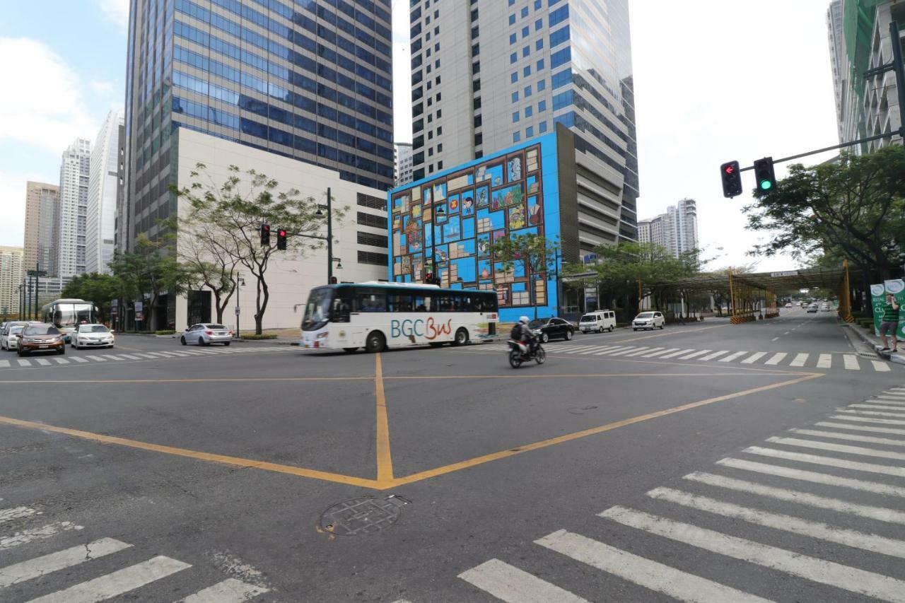 Oasis Regency @ Fort Victoria Bgc Taguig Exterior photo