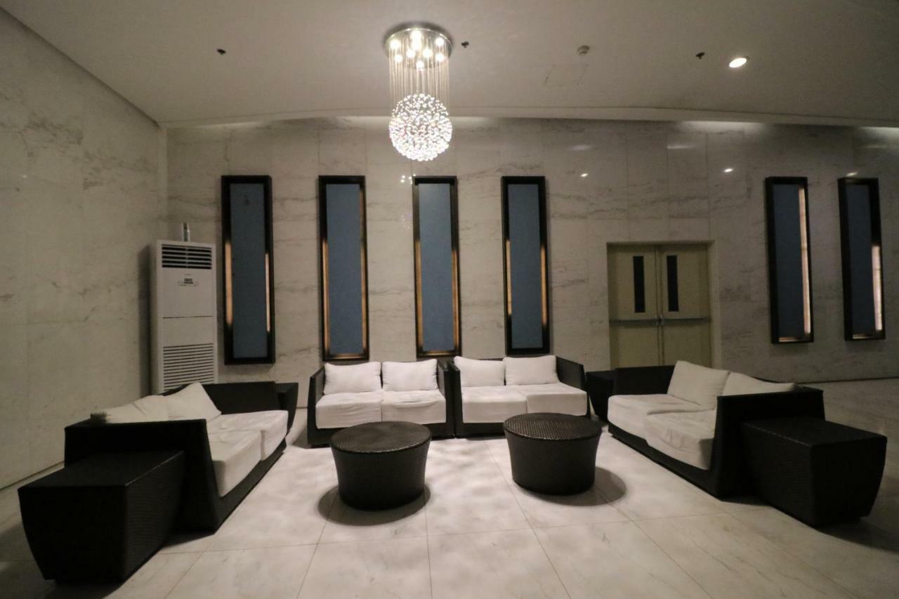 Oasis Regency @ Fort Victoria Bgc Taguig Exterior photo